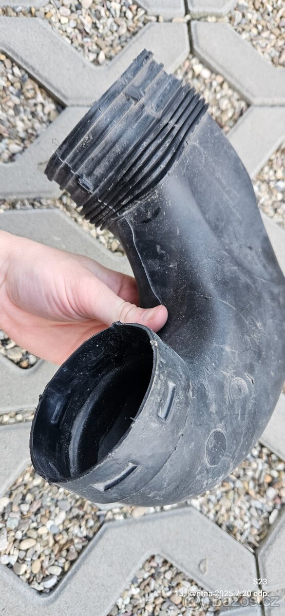 Trubka sání k filterboxu Passat b7 - 2