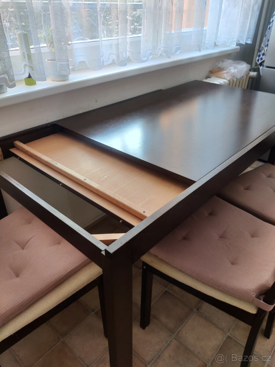 Jídelní stůl - 2