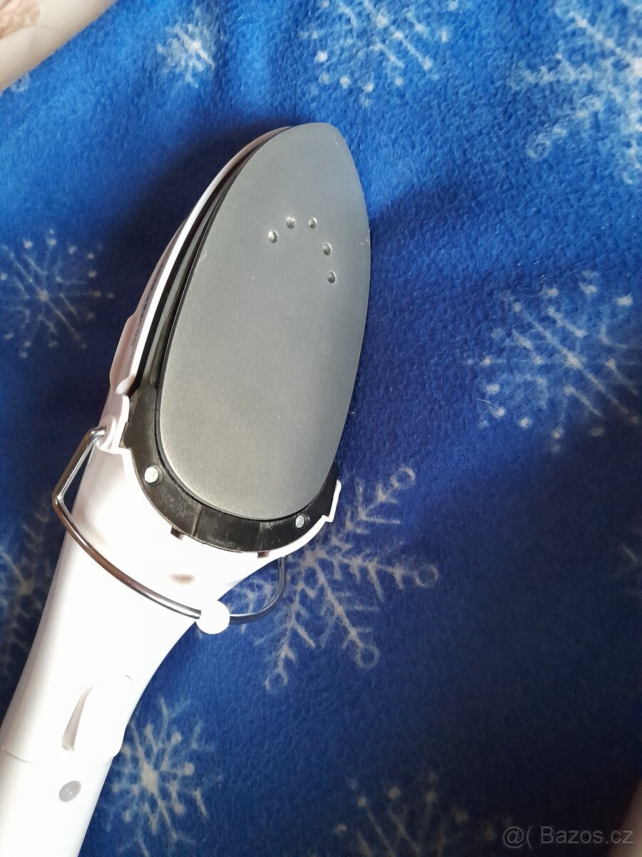 Fén a cestovní žehlicka - 2