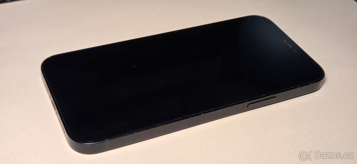 iPhone 12 128GB černá - 2