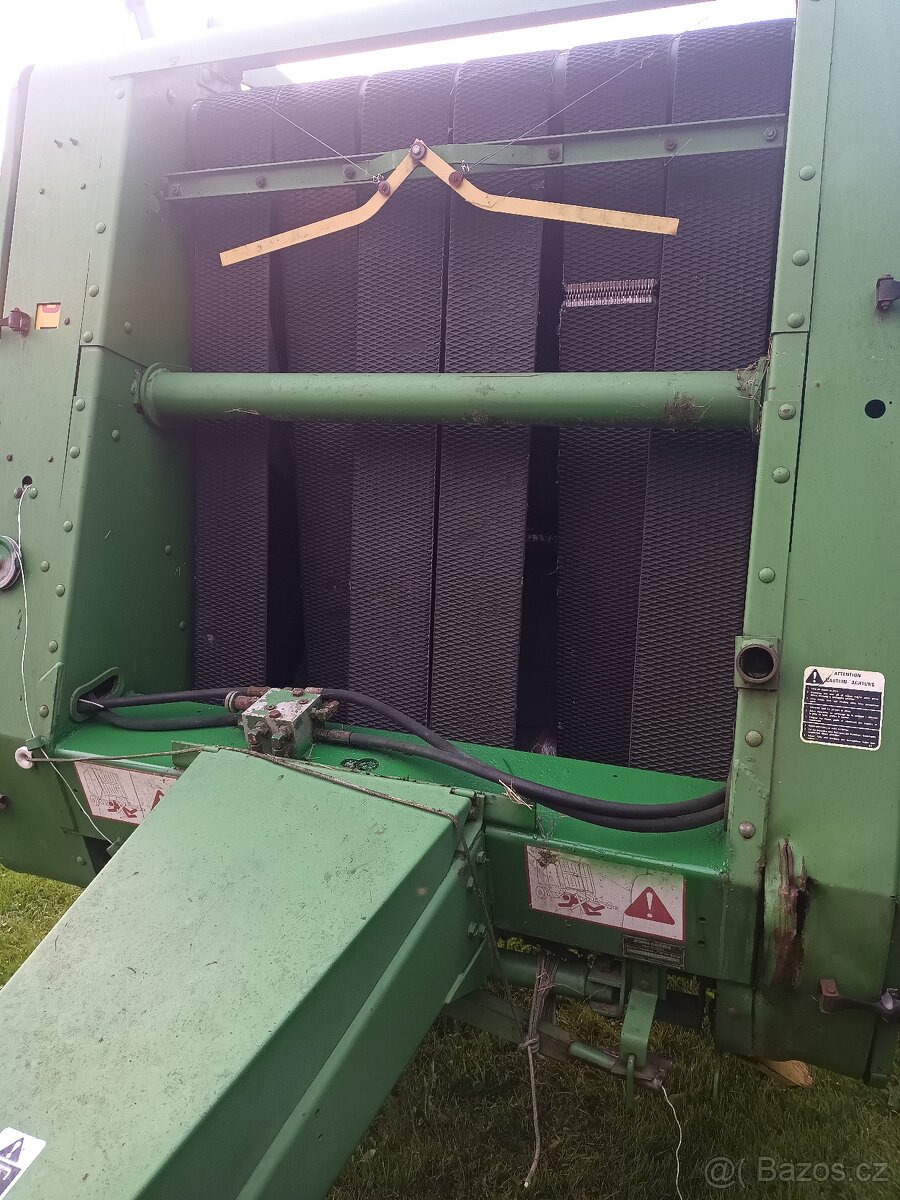 Svinovací lis JOHN DEERE 545 - 2