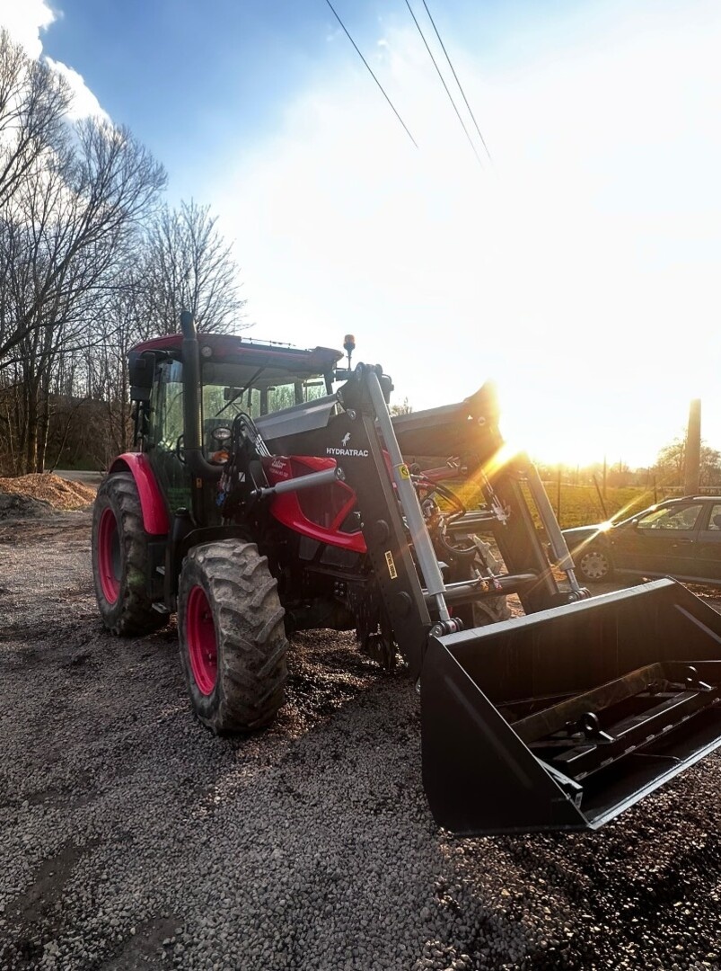 Montáž čelních nakladačů - 2