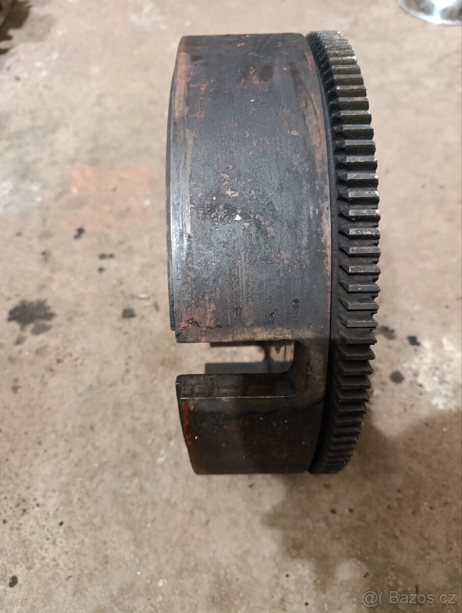 Setrvačník Zetor - 2