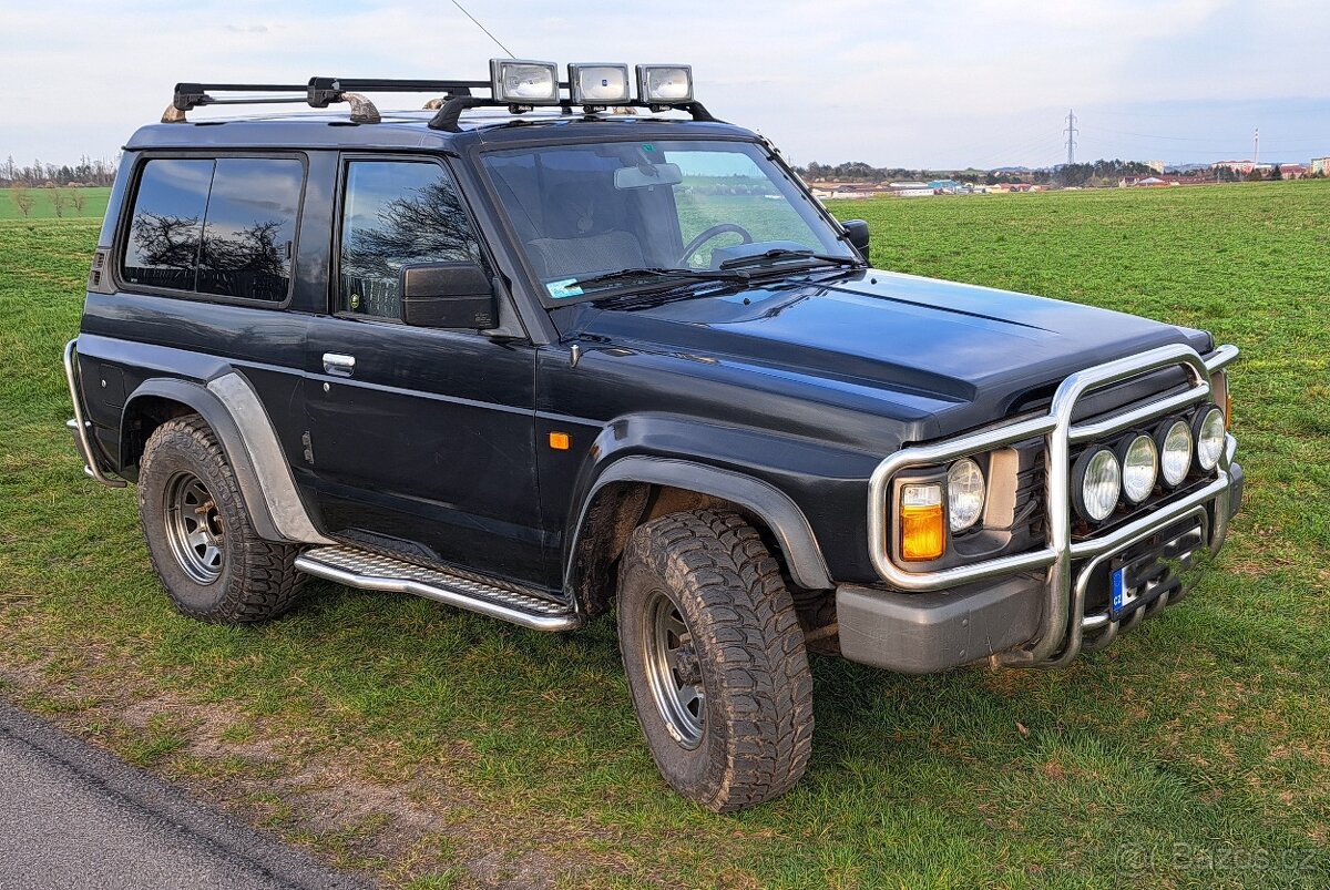 NISSAN PATROL Y60GR - 2
