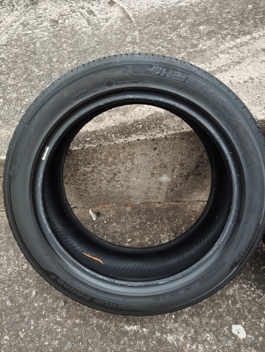 Pneu 215/45 r16 - 2