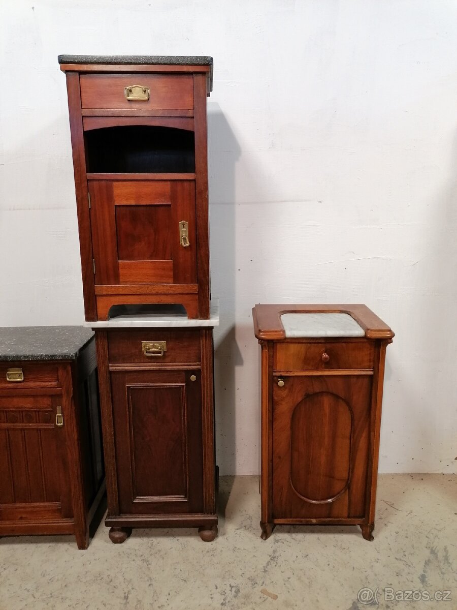 Jednotlivé staré noční stolky, starožitné noční stolky - 2