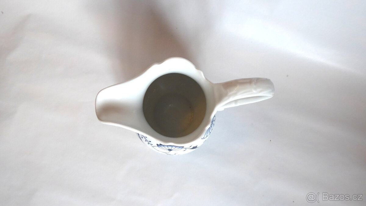 T001_ Mlékovka velká, cibulák, porcelán, retro - 2