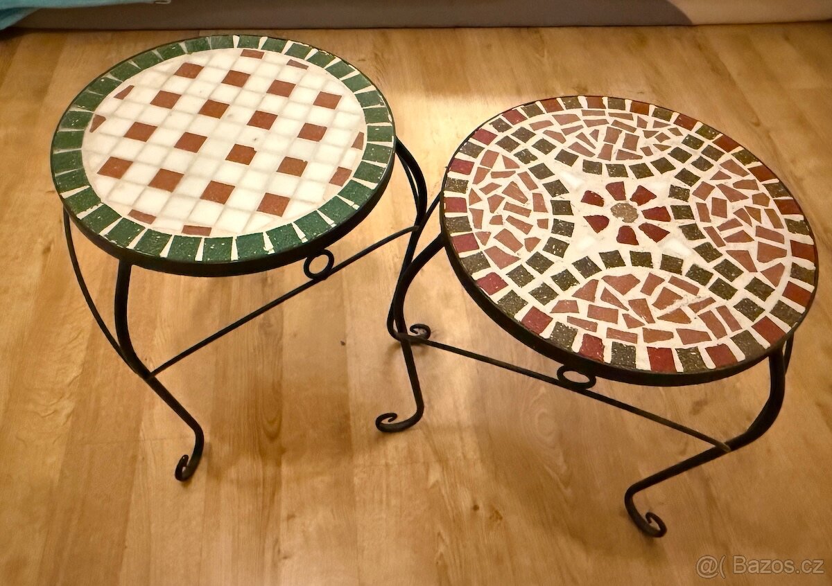 Mozaikové kovové stolečky 1 ks za 500 Kč / oba za 700 Kč ( - 2