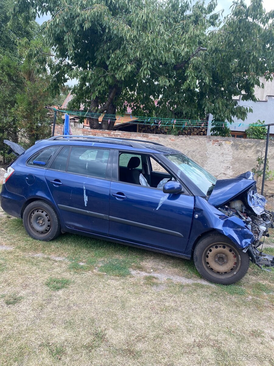 Prodám náhradní díly z Fabie 2 generace - 2