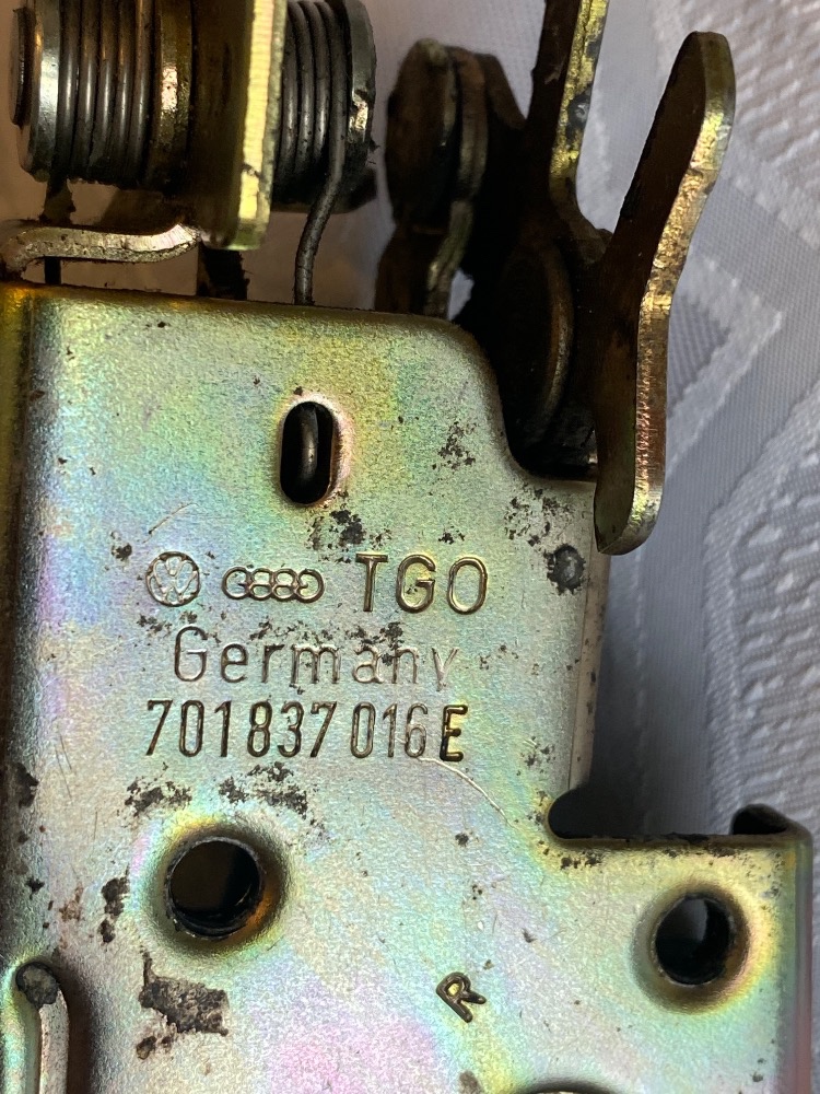 Zámek dveří VW T4 701837016 E - 2