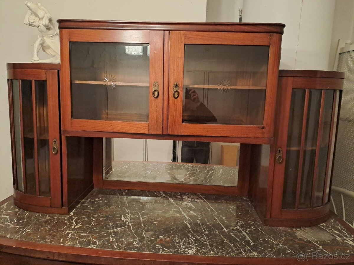 Prodám starožitný sekretář - 2