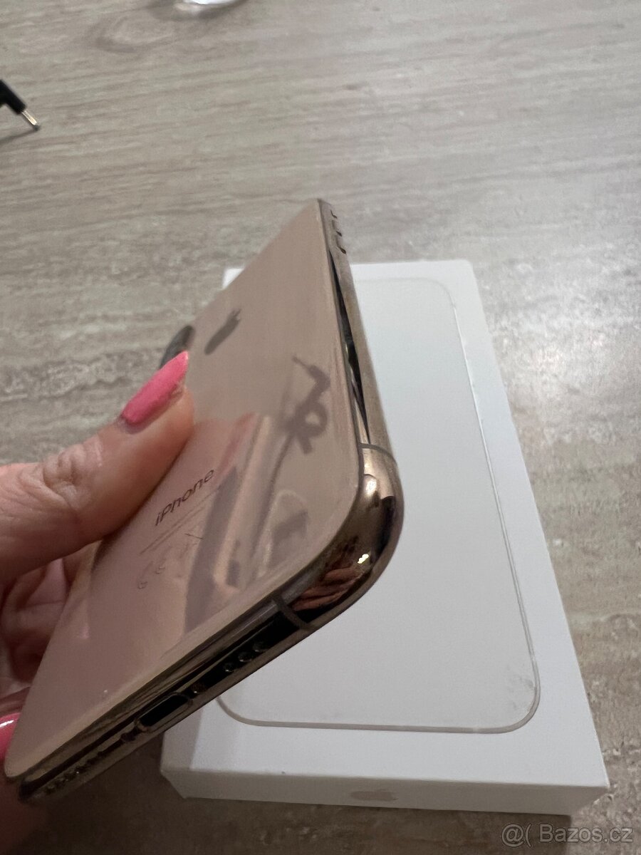 iPhone XS zlatý 64GB - 2
