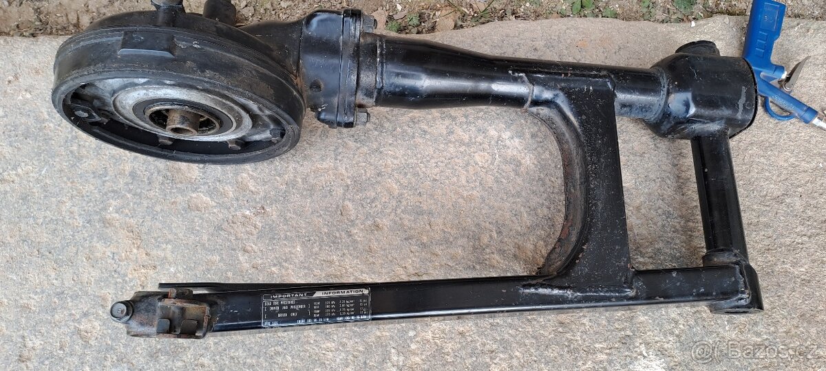 Kyvka s kardanem Honda CBX 650 - 2