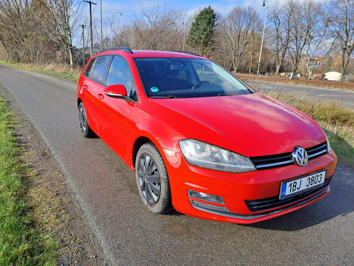 VW Golf 7 (VII) Variant (kombi) 1.6 TDI 77kW DSG rok 2014 - - 2