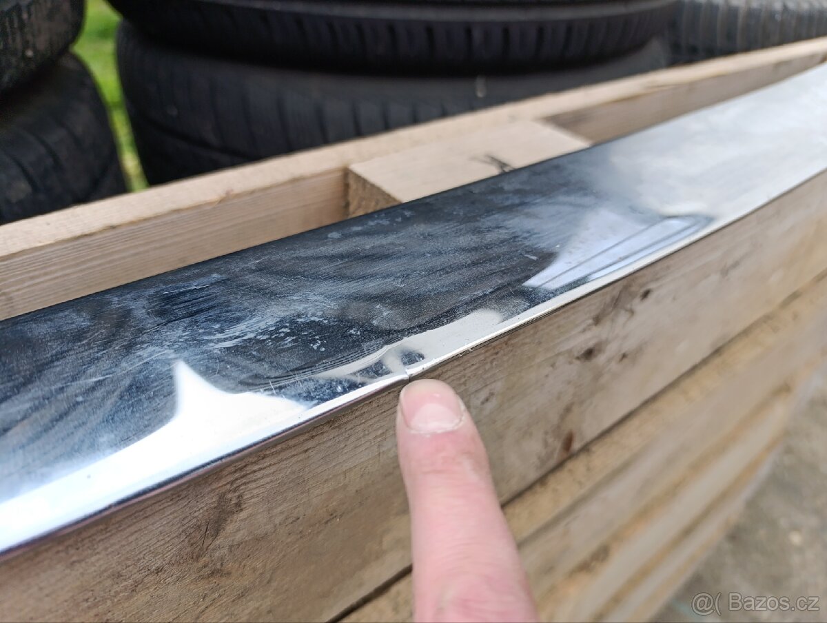 Lišta Jaguar X300 - 2