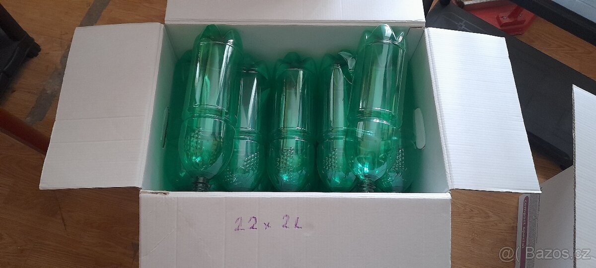 plastové láhve - 2