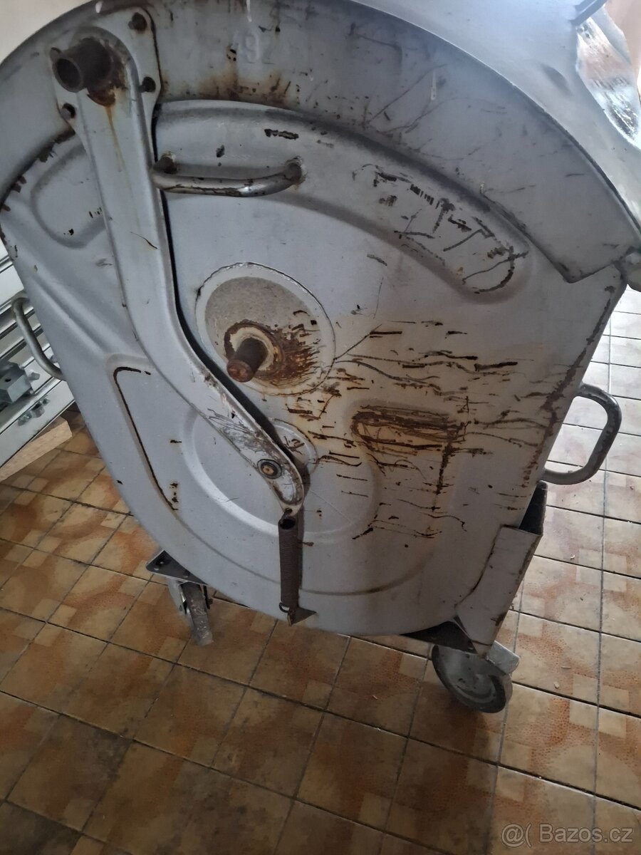 Popelnice-kontejner - 2