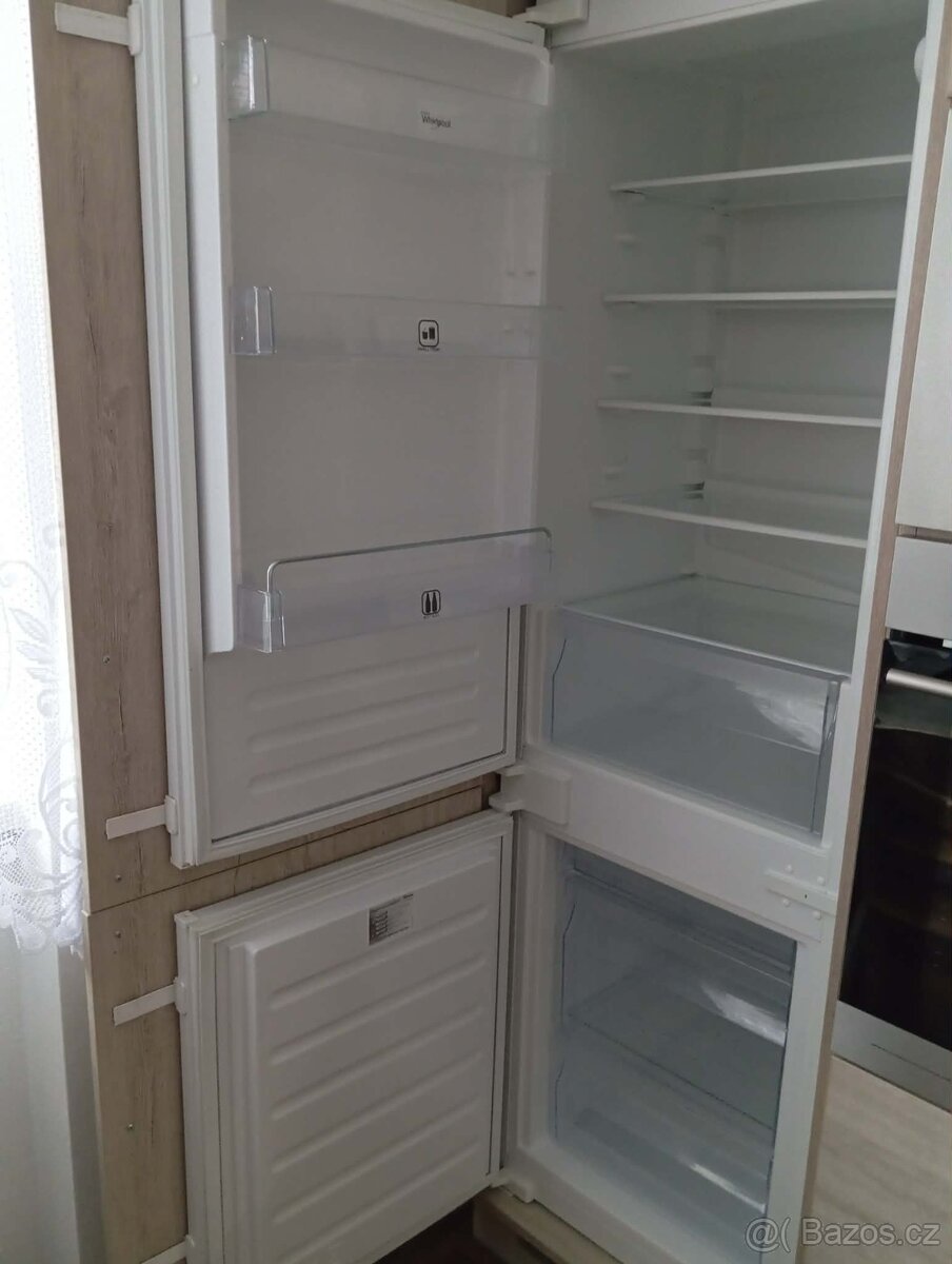 Lednička s mrazákem Whirpool - 2