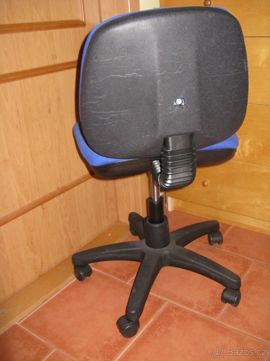 Kolečková židle modrá - 2