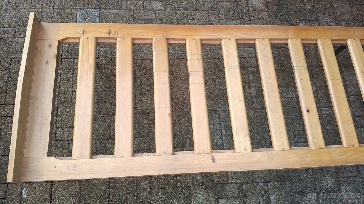 Starou dřevěnou postel - 2