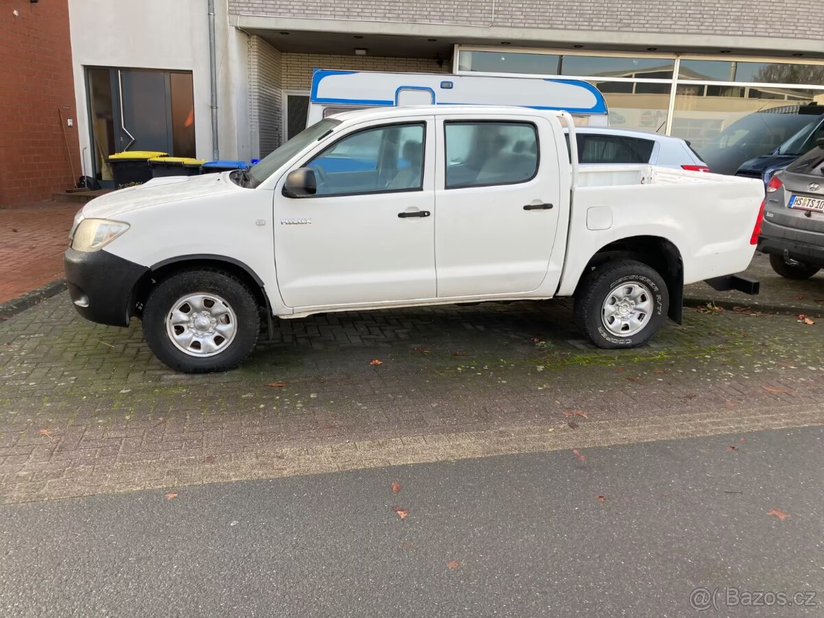Toyota Hilux Double Cab 4x4 - 2