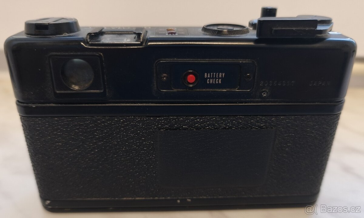 Fotoaparát YASHICA - 2