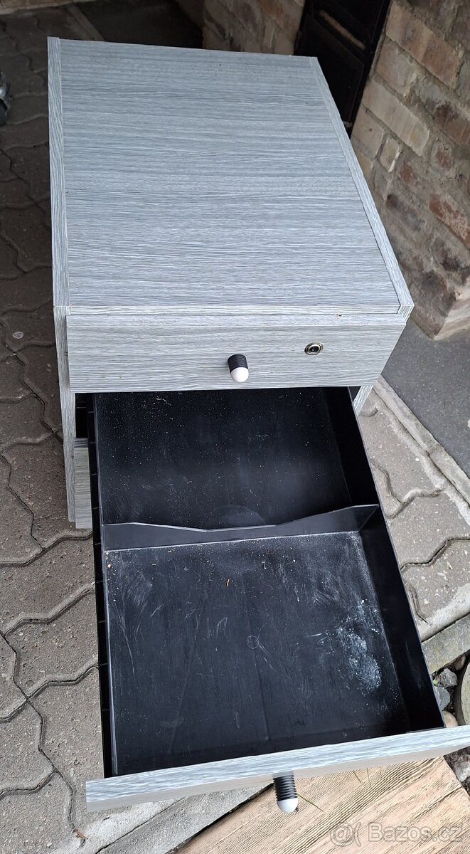 Pojízdné šuplíky & List IKEA - 2