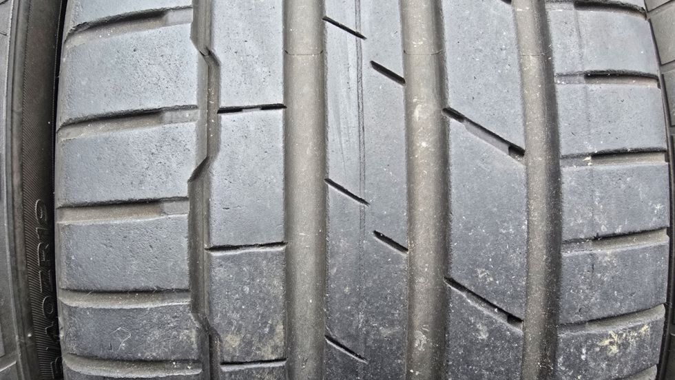 Letní pneu 255/40/19 Hankook - 2