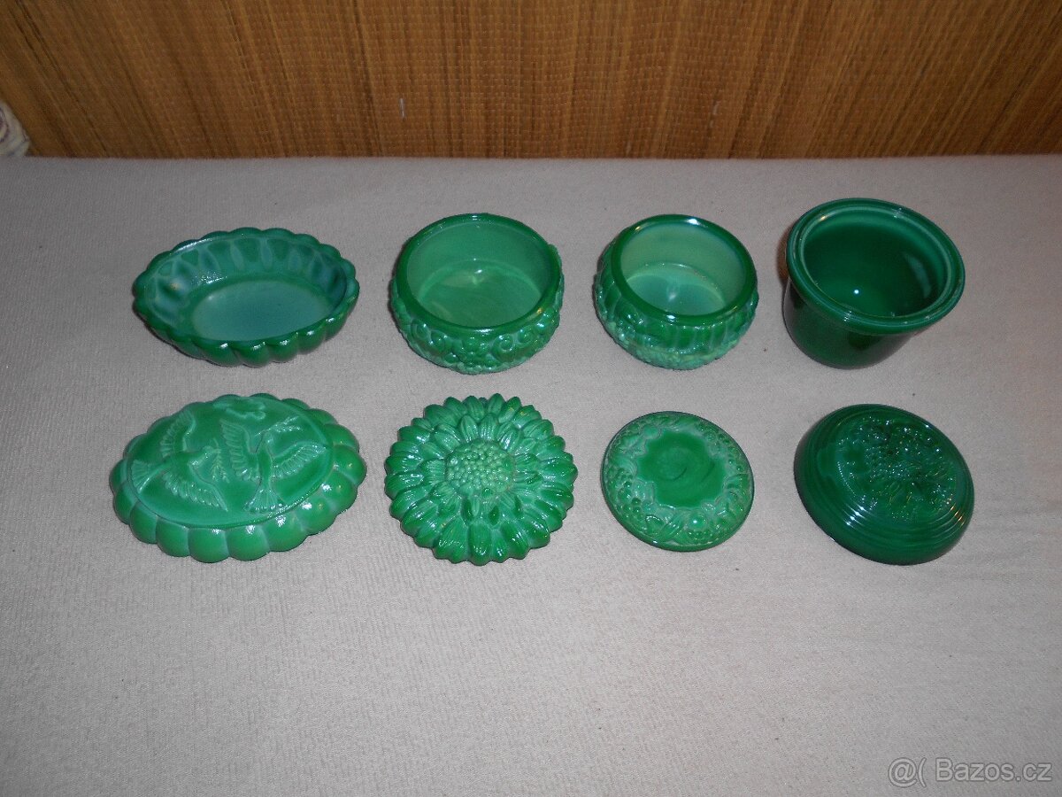 Staré dózy. Nepoškozeny. - 2