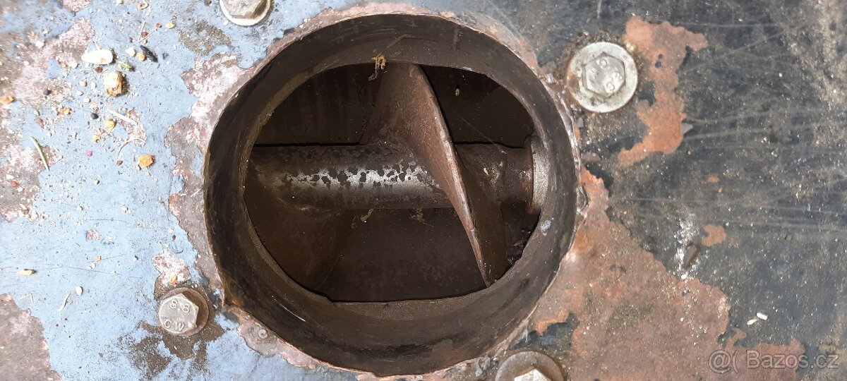 Šnekový podavač - 2