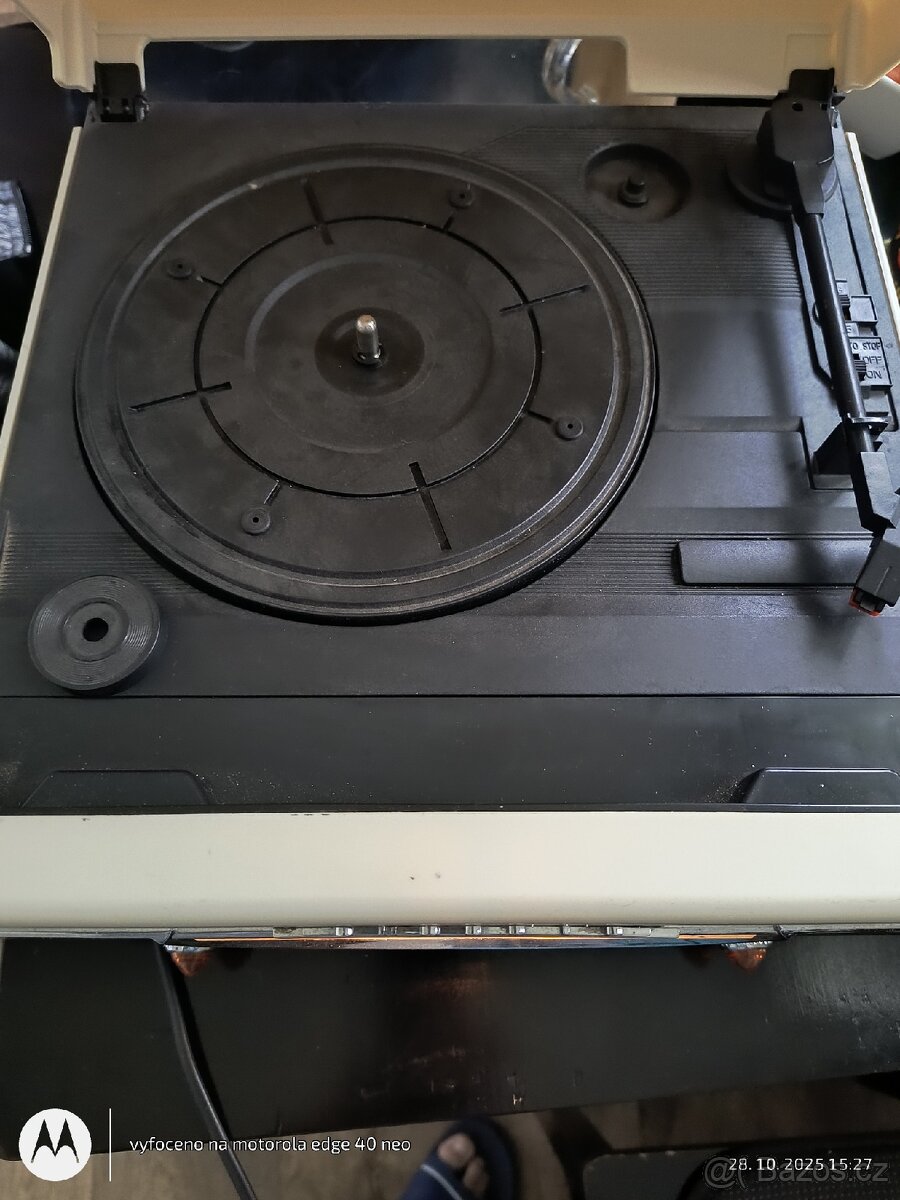 Gramofon + desky - 2