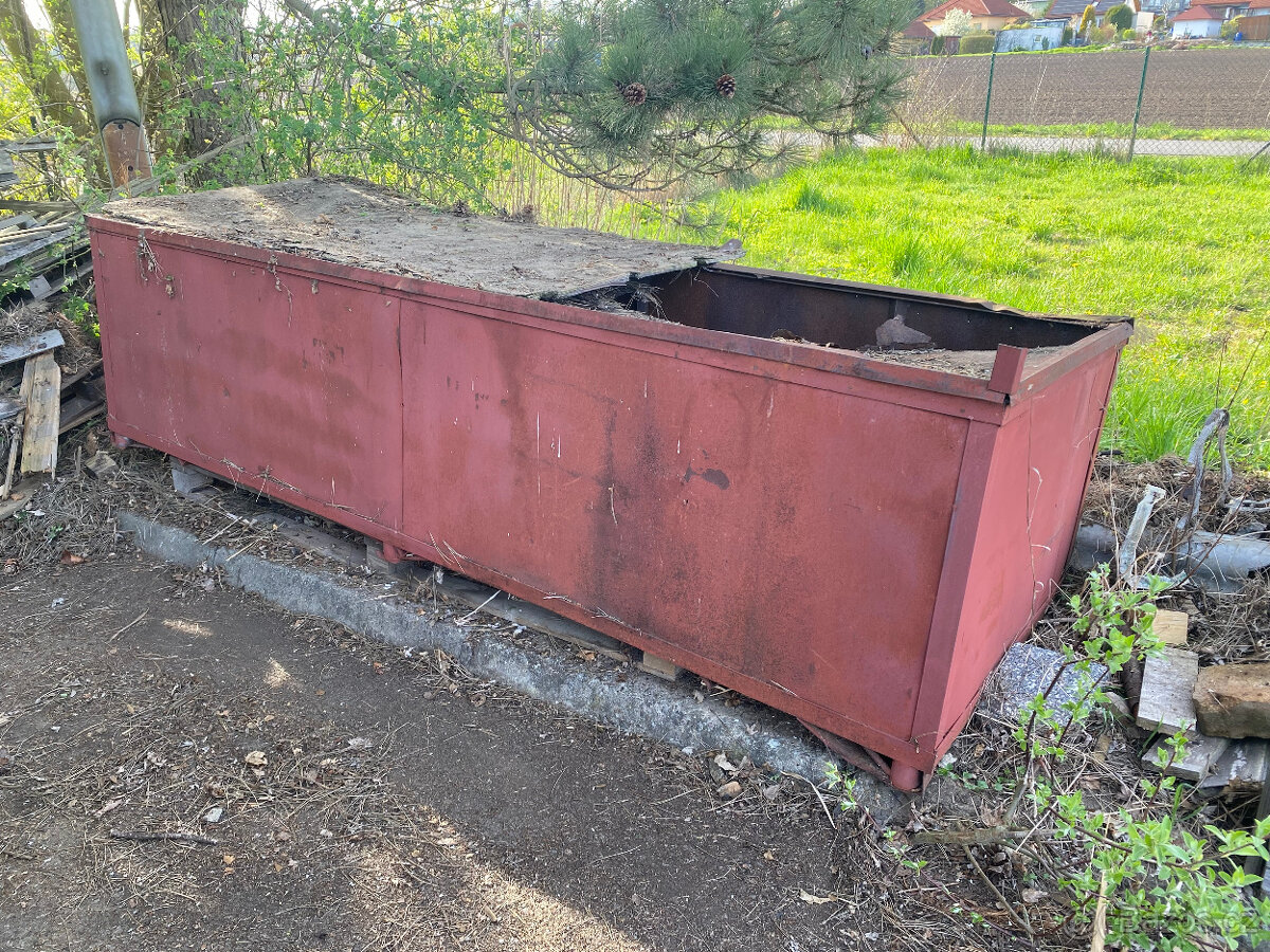 PRODÁM REGÁL A PLECHOVÝ OBAL - 2