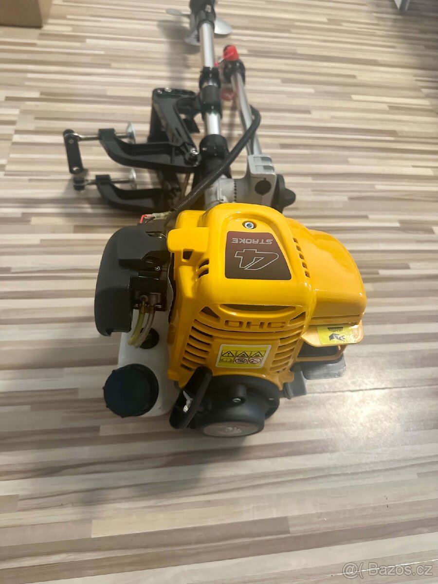 Lodní motor 4 takt - 2