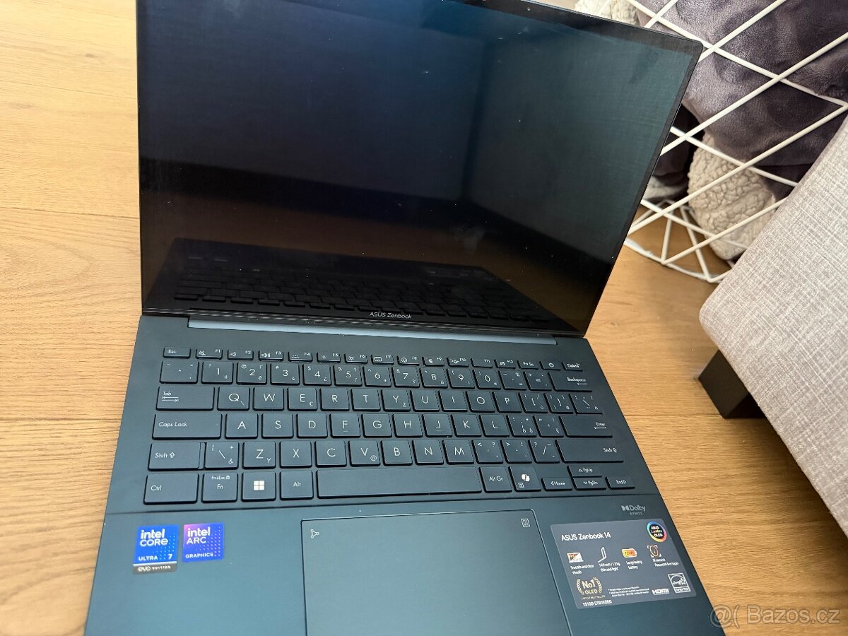 ASUS ZenBook 14 OLED v záruce - 2