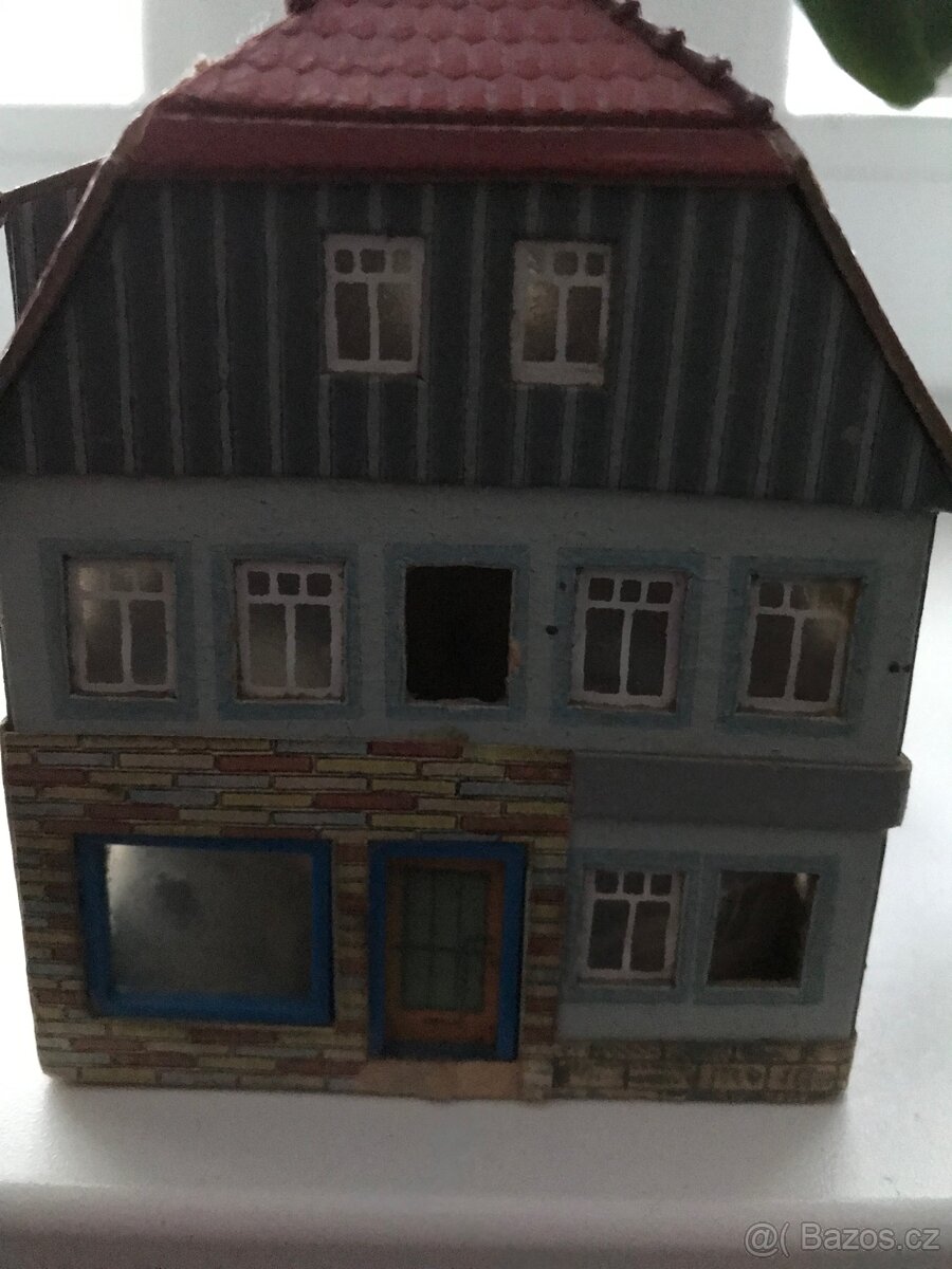 Domeček pro modelare nádražích domečku - 2