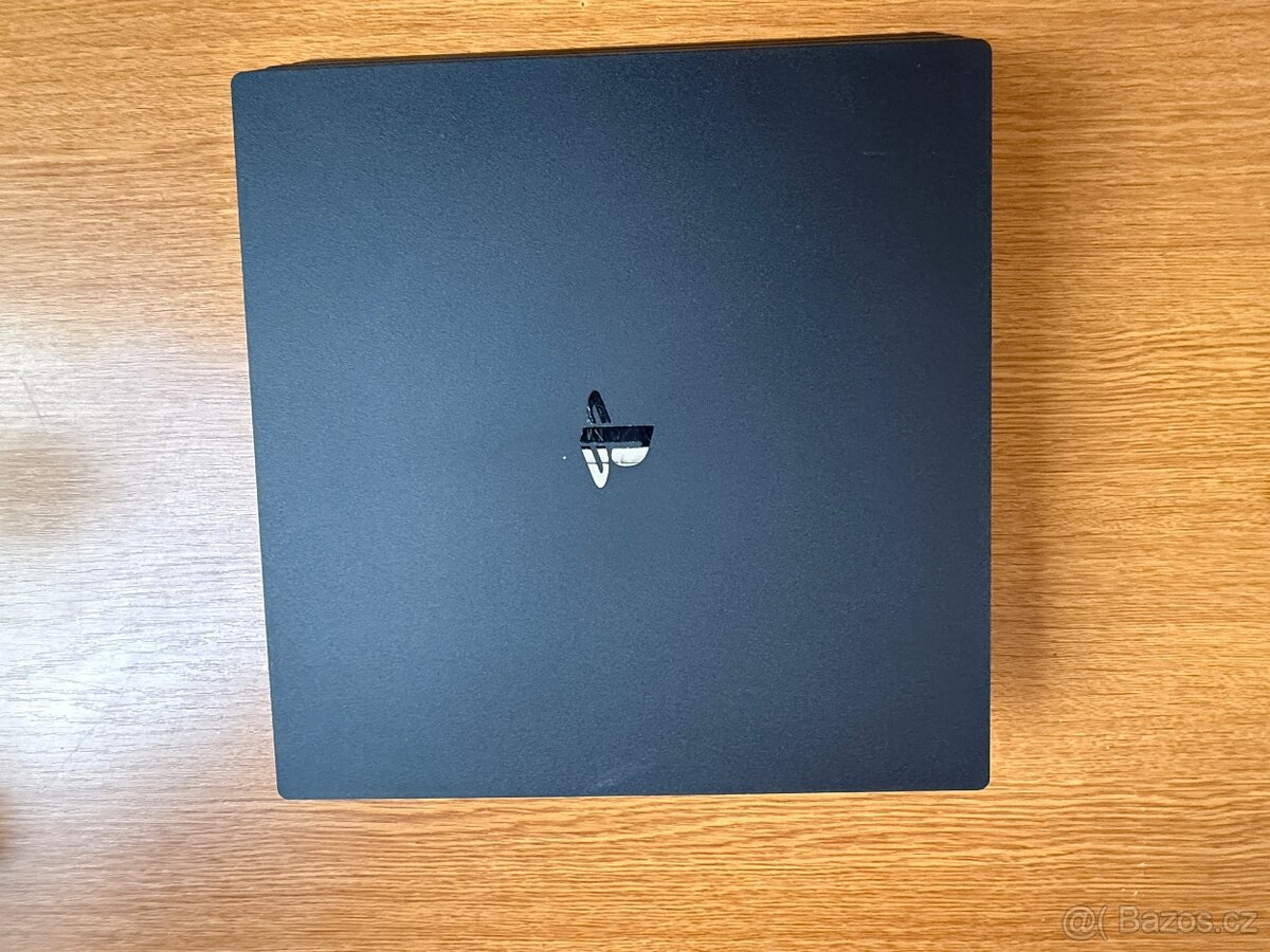 Playstation 4 1TB CUH-7216B - 2
