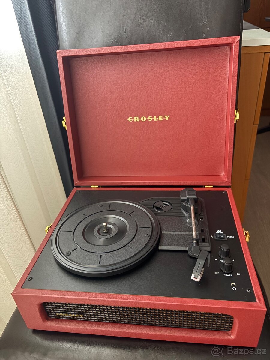 Gramofon Crosley Voyager / červený - 2