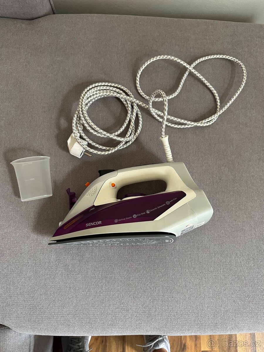 Žehlička Sencor SSI 8710VT. - 2