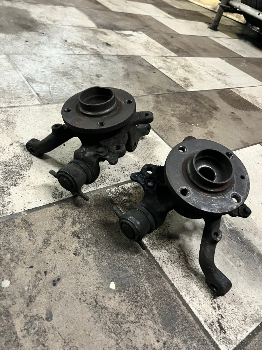 Volkswagen Golf 3 GTI těhlice - 2