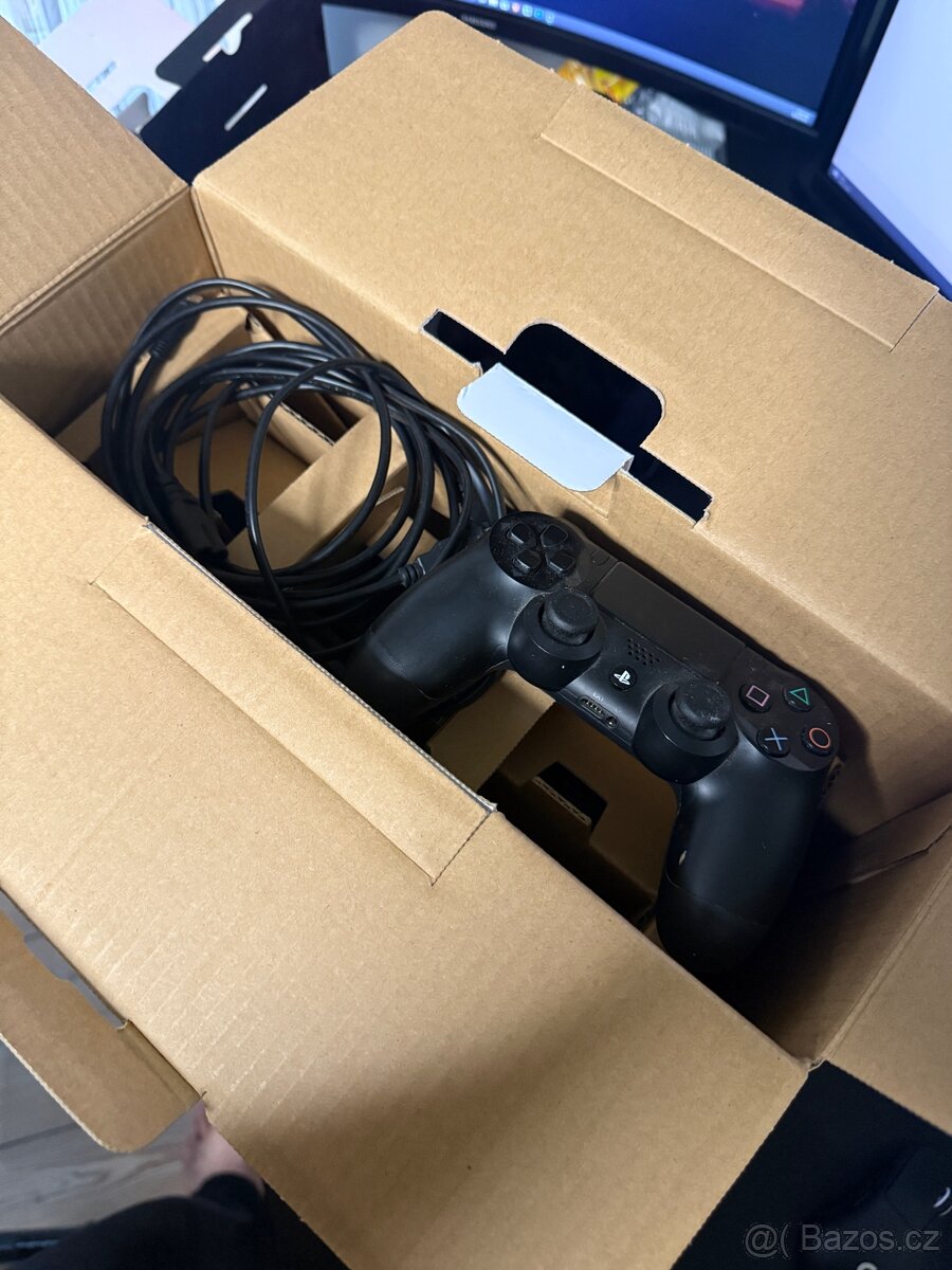 PS4 1TB Limited Star Wars edice + ovladač + hry - 2