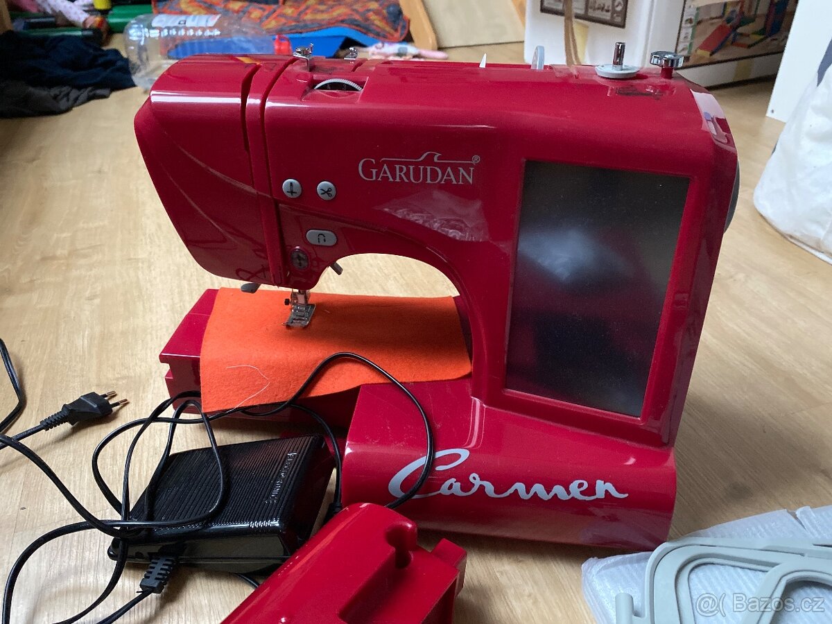Šicí a vyšívací stroj - 2