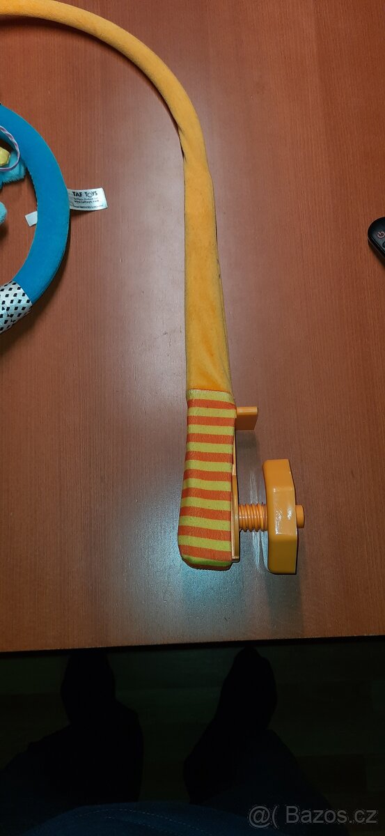 TAF TOYS kolotoč na postýlku - 2