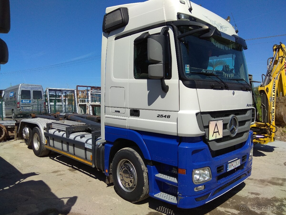 Hákový nosič kontajnerů MERCEDES ACTROS 2546 - 2