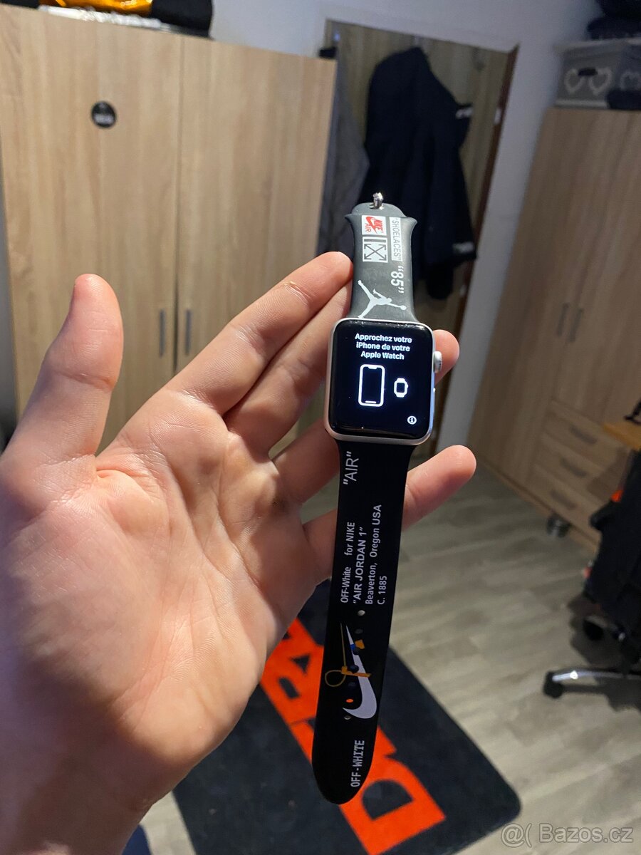 Apple Watch Series 3 42 mm - 2