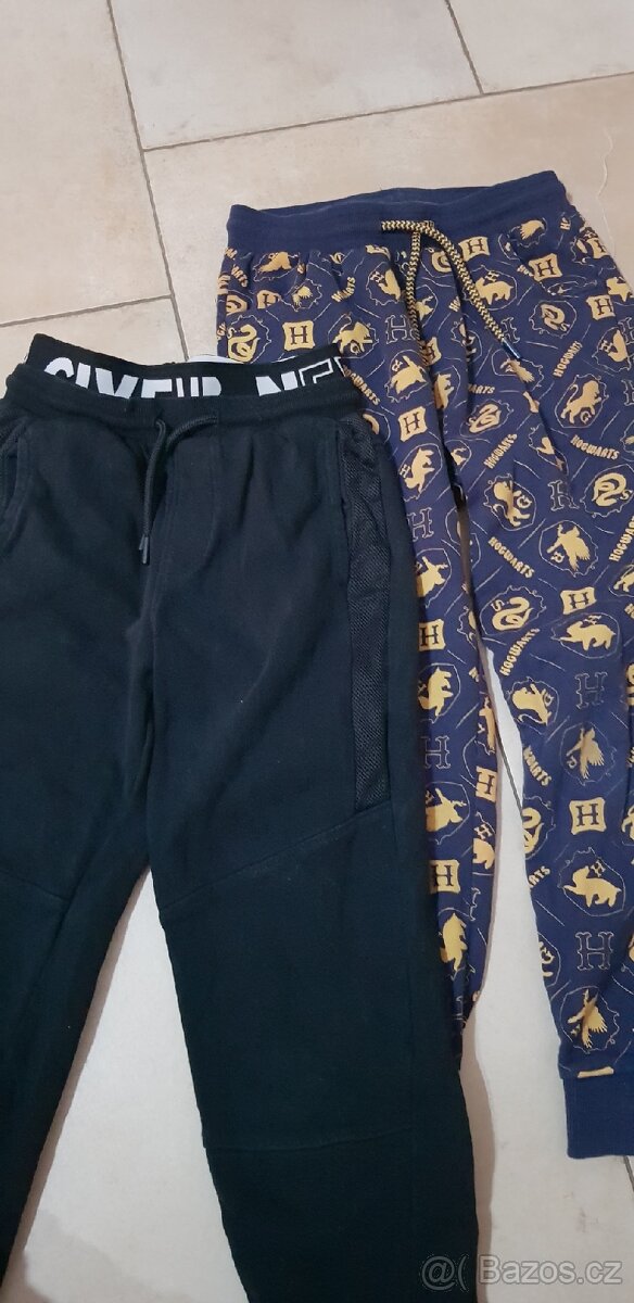 Dvoje tepláky nové vel. 140 - 2