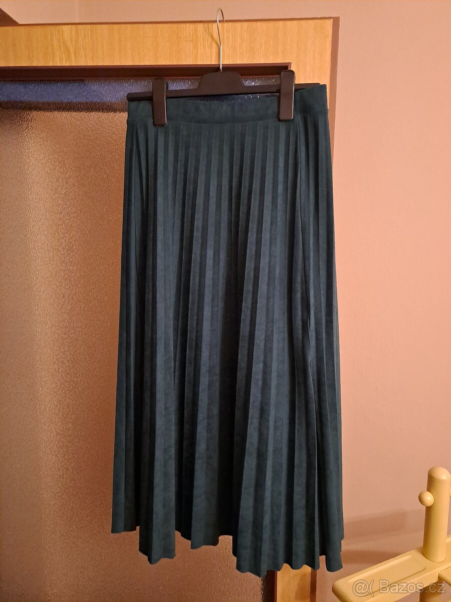 Plisovaná moc krásná sukně - 2