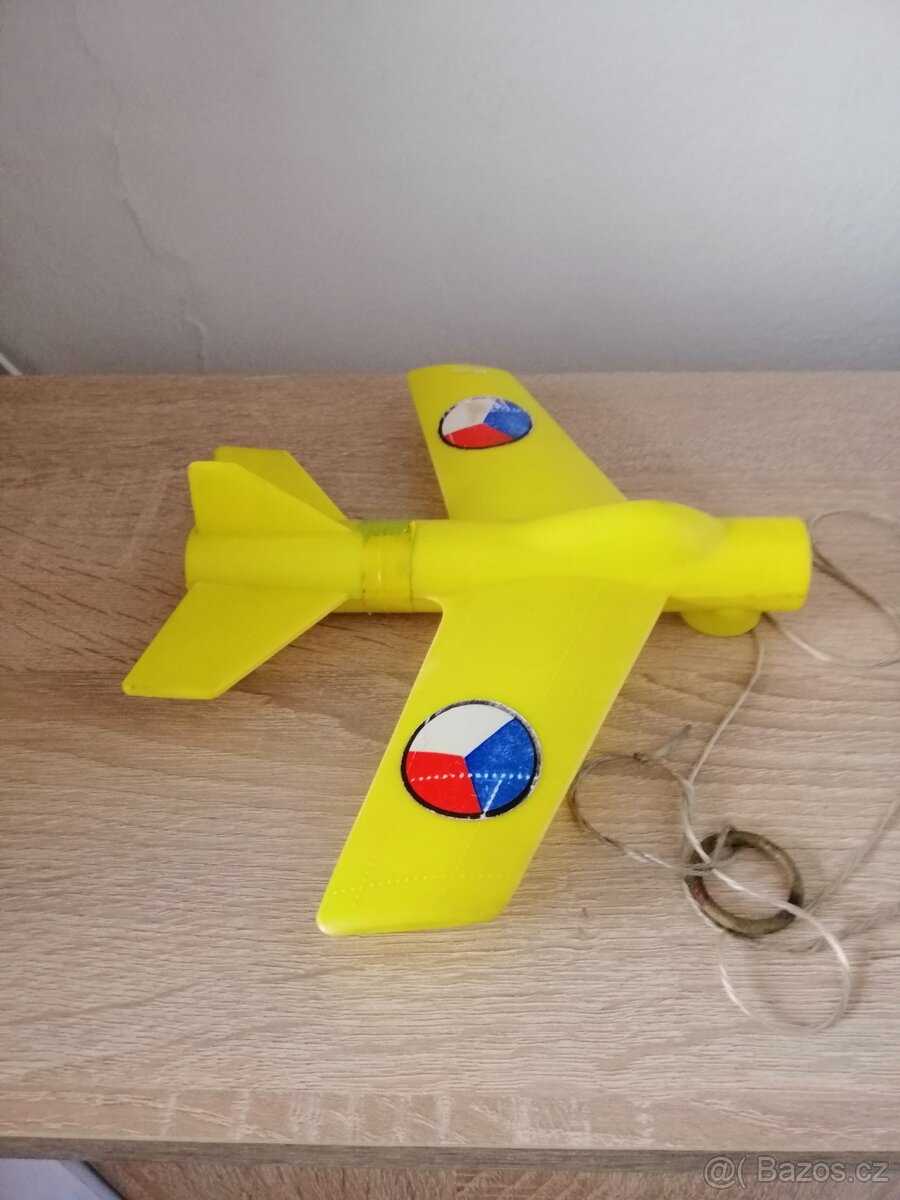 Retro letadlo MIG 15 - 2