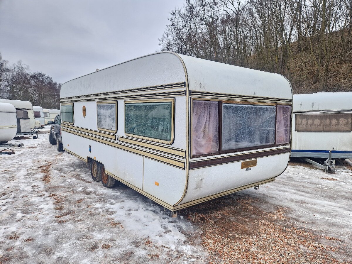 Karavan na pevné stání - 2