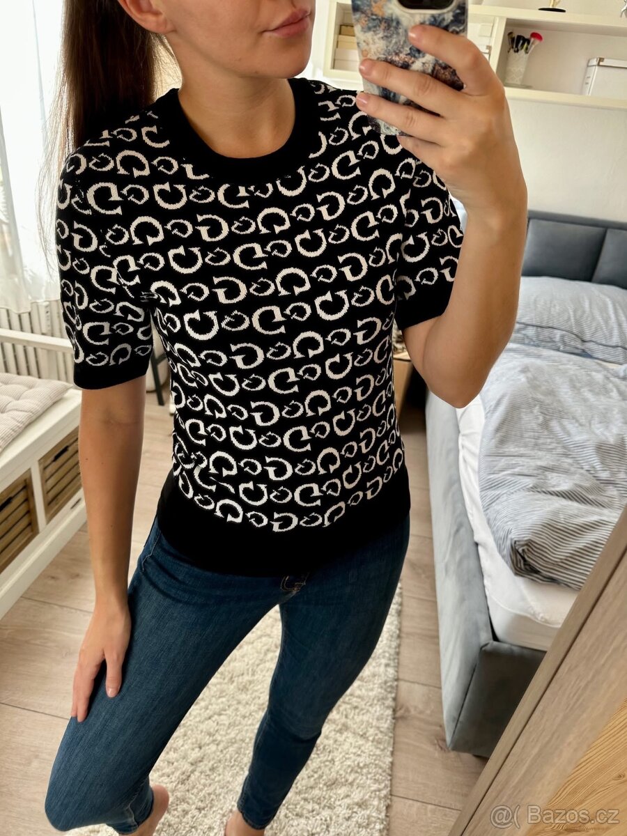 GUESS KRÁSNÝ ČERNÝ SVETR - 2