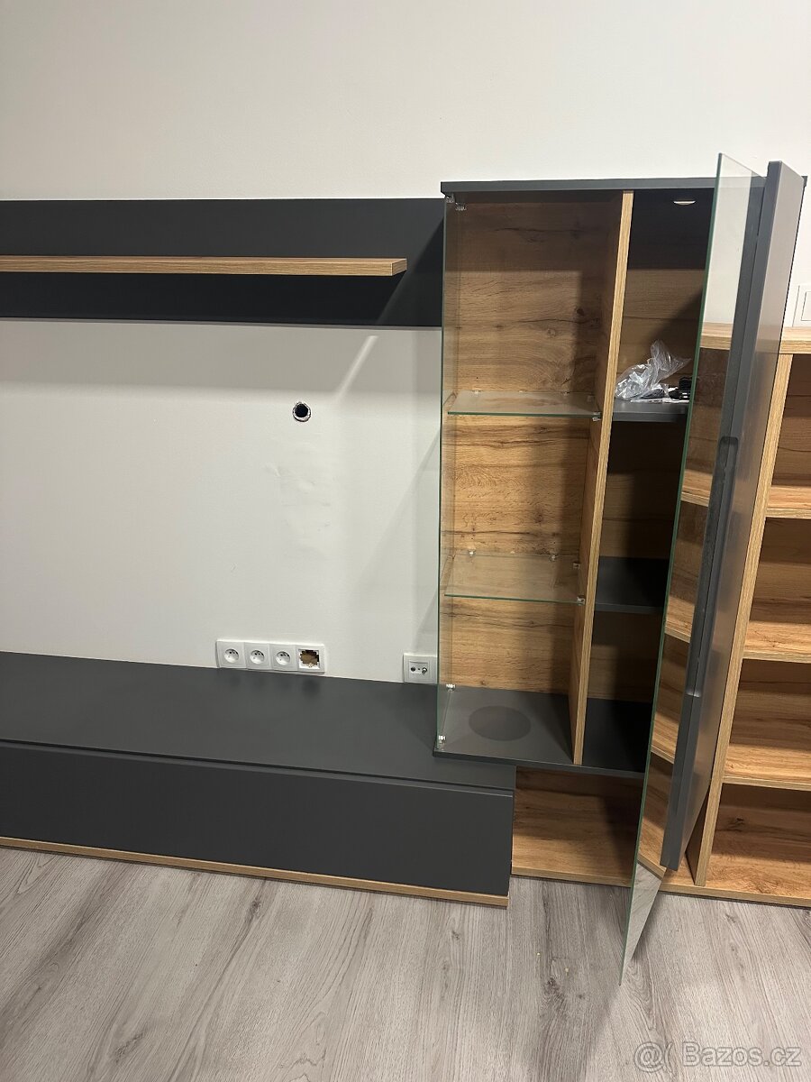 Obývací stěna z XXXLutz - 2